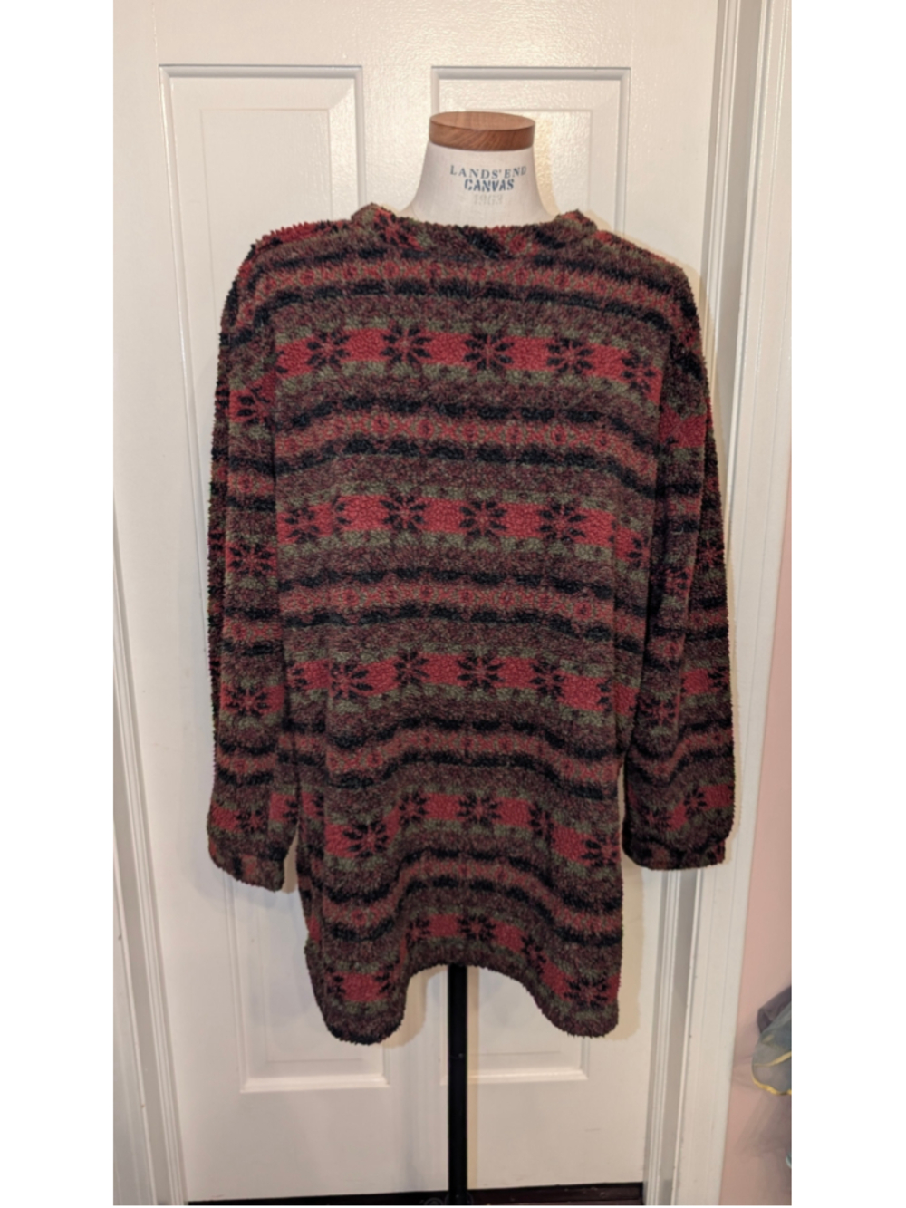 Vintage Woolrich Crew Neck fleece Sweater Size L Red Green Patterned